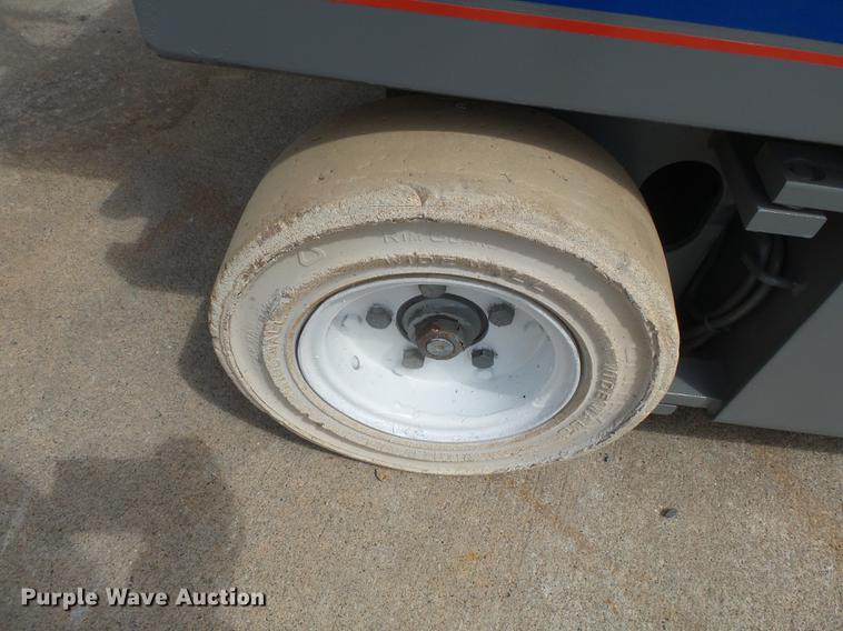 image for item DE7805 Sky Jack SJ4626 scissor lift