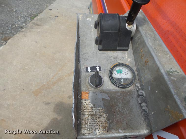 image for item DE7805 Sky Jack SJ4626 scissor lift