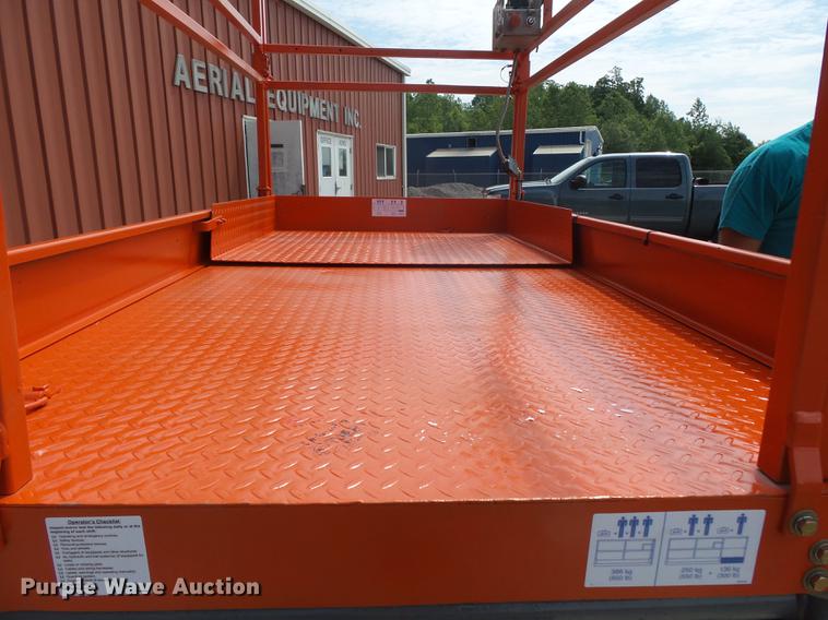 image for item DE7805 Sky Jack SJ4626 scissor lift