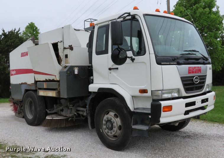 image for item DE8035 2008 Elgin Eagle Series F street sweeper truck
