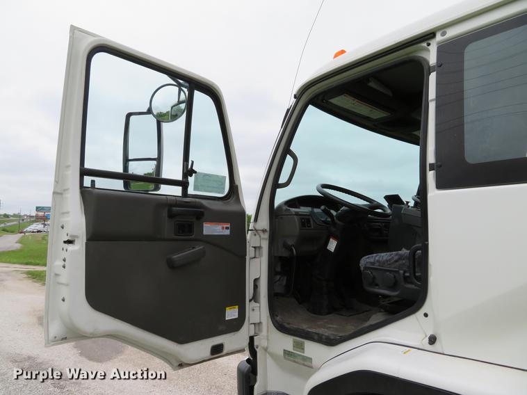 image for item DE8035 2008 Elgin Eagle Series F street sweeper truck