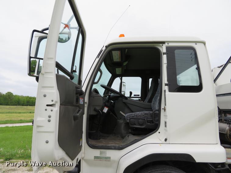 image for item DE8035 2008 Elgin Eagle Series F street sweeper truck