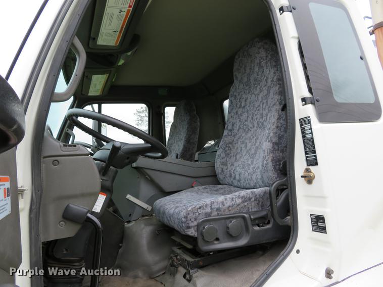 image for item DE8035 2008 Elgin Eagle Series F street sweeper truck