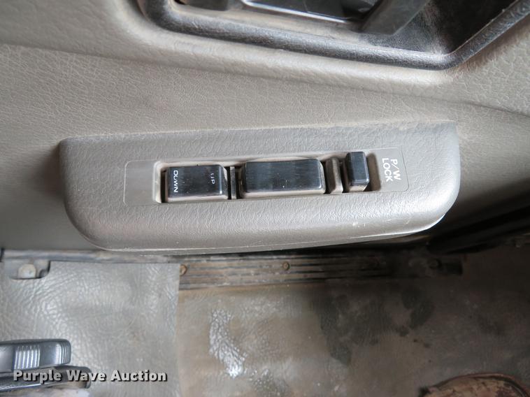 image for item DE8035 2008 Elgin Eagle Series F street sweeper truck