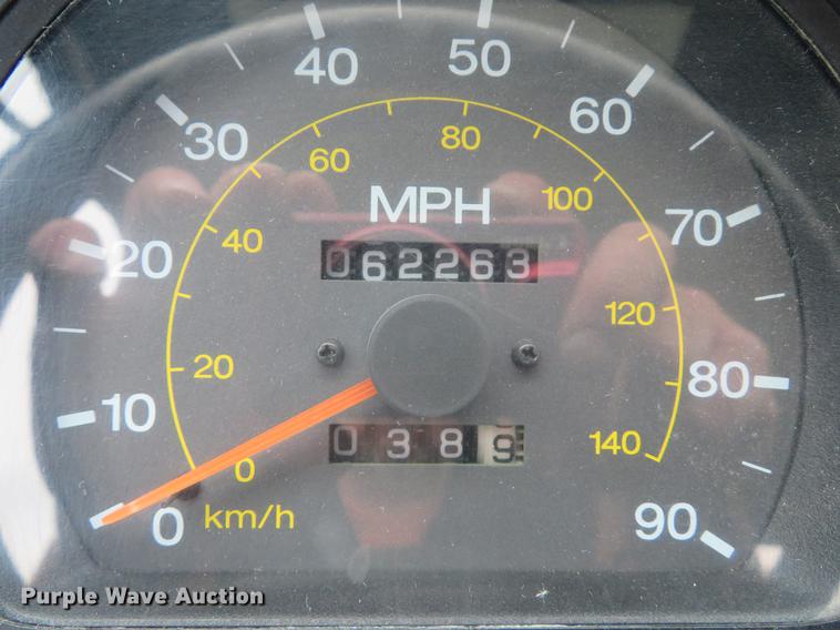 image for item DE8035 2008 Elgin Eagle Series F street sweeper truck