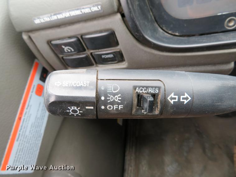 image for item DE8035 2008 Elgin Eagle Series F street sweeper truck