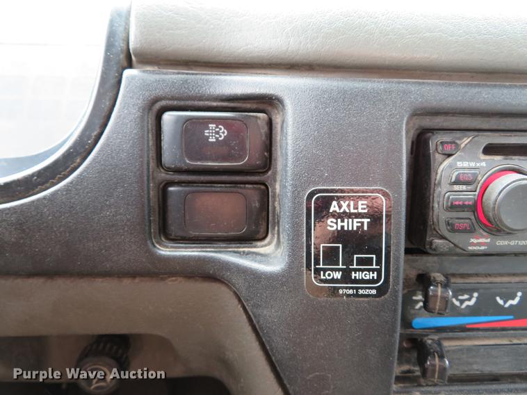 image for item DE8035 2008 Elgin Eagle Series F street sweeper truck