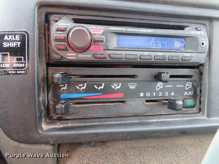 image for item DE8035 2008 Elgin Eagle Series F street sweeper truck