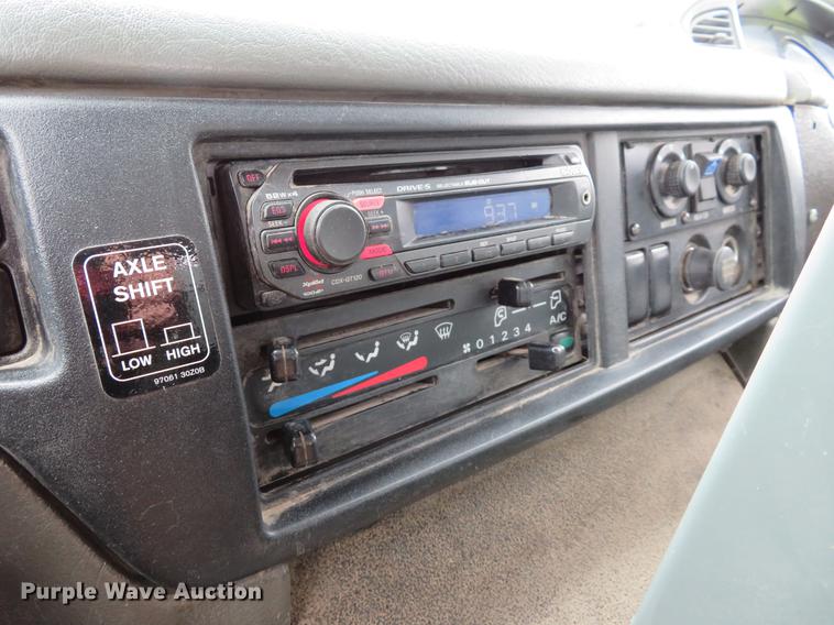 image for item DE8035 2008 Elgin Eagle Series F street sweeper truck