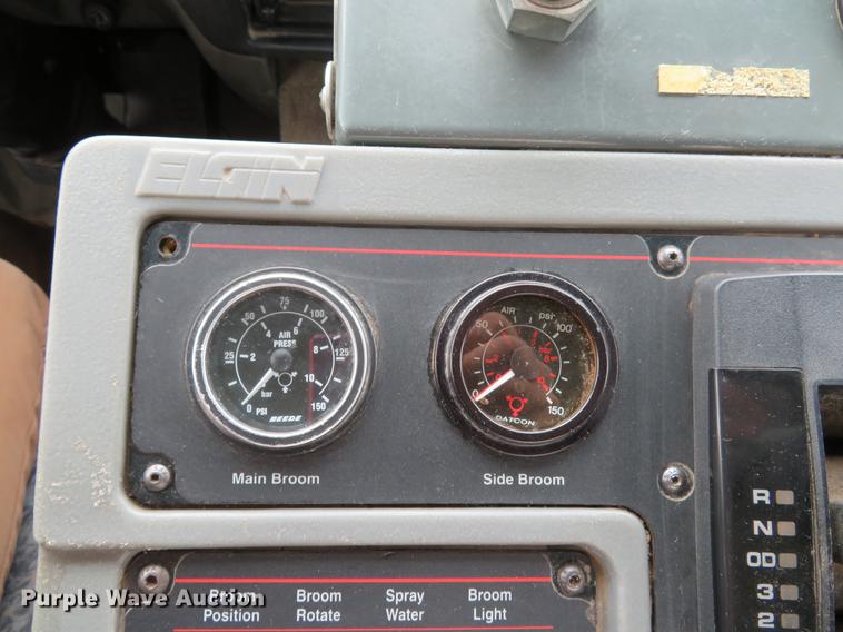 image for item DE8035 2008 Elgin Eagle Series F street sweeper truck