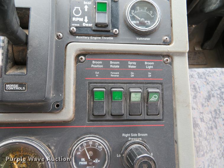 image for item DE8035 2008 Elgin Eagle Series F street sweeper truck