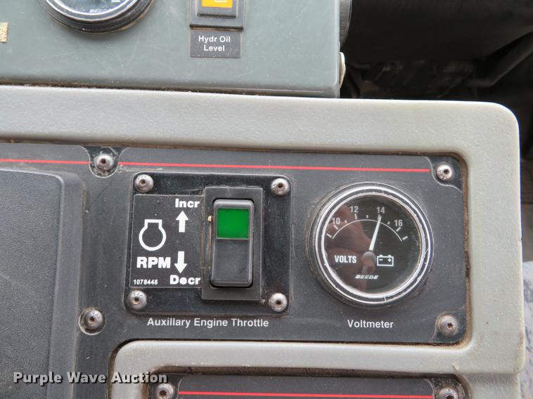 image for item DE8035 2008 Elgin Eagle Series F street sweeper truck