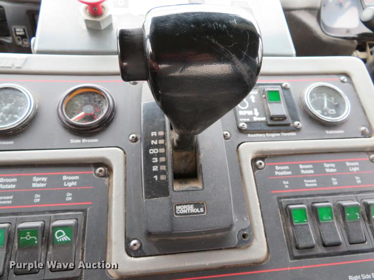 image for item DE8035 2008 Elgin Eagle Series F street sweeper truck