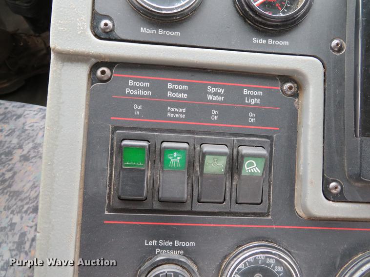 image for item DE8035 2008 Elgin Eagle Series F street sweeper truck