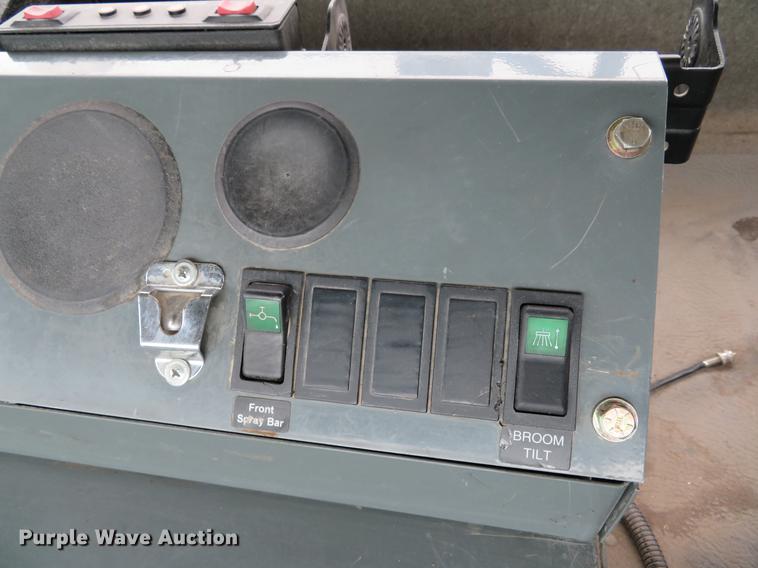 image for item DE8035 2008 Elgin Eagle Series F street sweeper truck