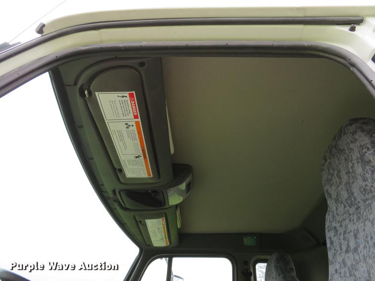 image for item DE8035 2008 Elgin Eagle Series F street sweeper truck