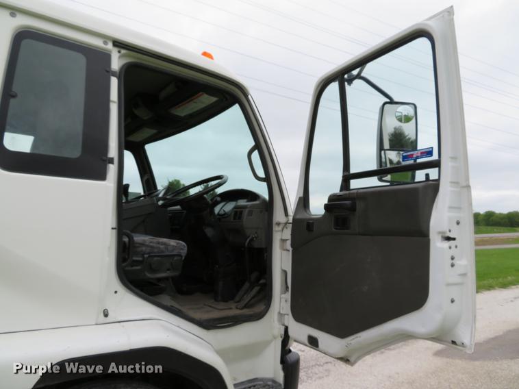 image for item DE8035 2008 Elgin Eagle Series F street sweeper truck