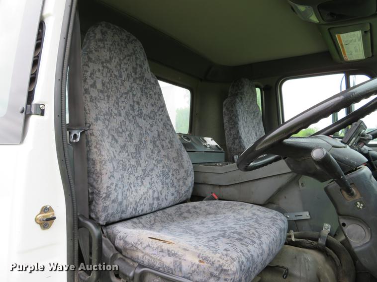 image for item DE8035 2008 Elgin Eagle Series F street sweeper truck