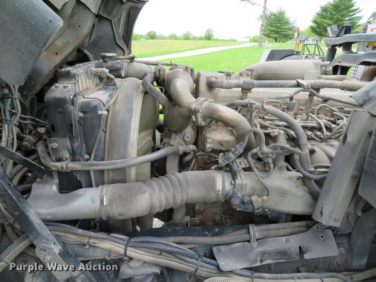 image for item DE8035 2008 Elgin Eagle Series F street sweeper truck