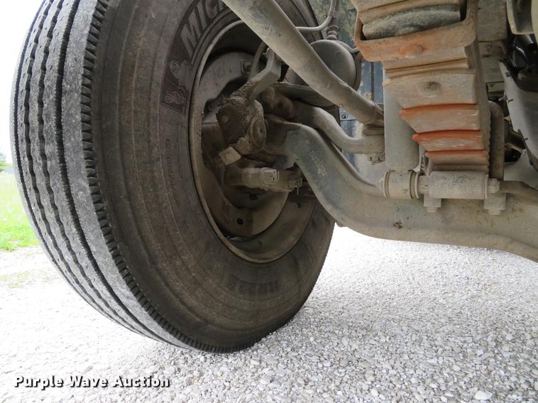 image for item DE8035 2008 Elgin Eagle Series F street sweeper truck