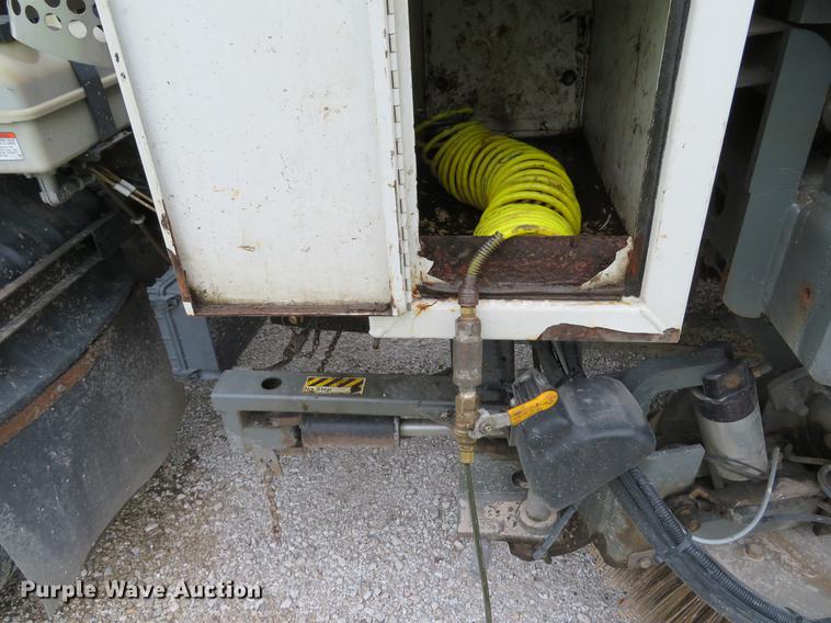 image for item DE8035 2008 Elgin Eagle Series F street sweeper truck