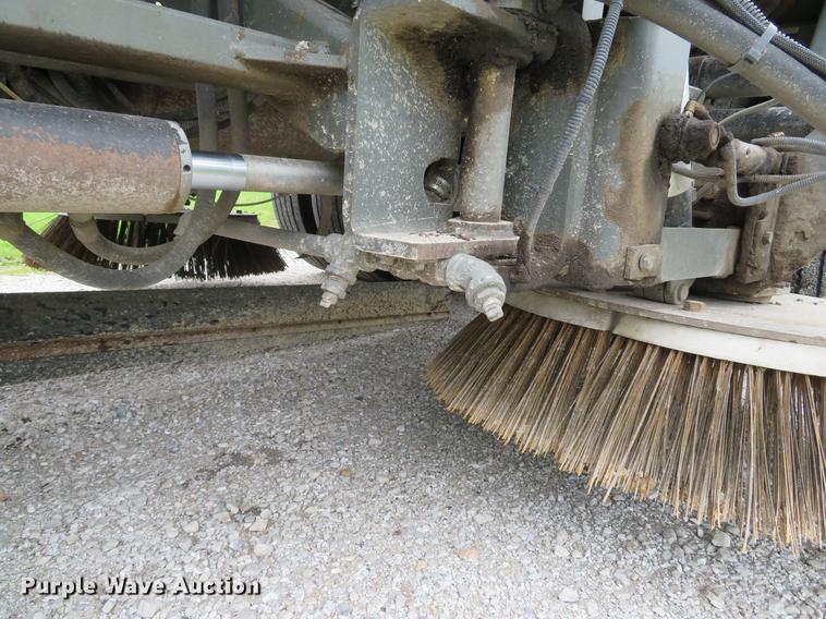 image for item DE8035 2008 Elgin Eagle Series F street sweeper truck