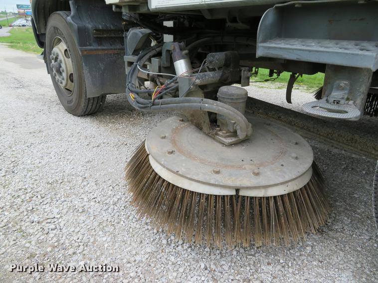 image for item DE8035 2008 Elgin Eagle Series F street sweeper truck