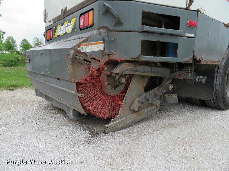 image for item DE8035 2008 Elgin Eagle Series F street sweeper truck