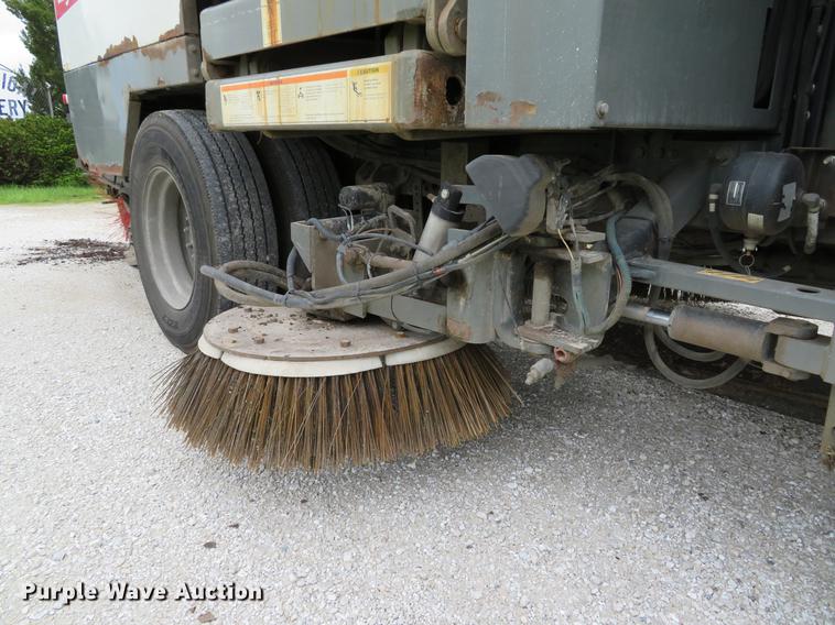 image for item DE8035 2008 Elgin Eagle Series F street sweeper truck