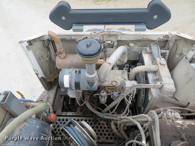 image for item DE8035 2008 Elgin Eagle Series F street sweeper truck