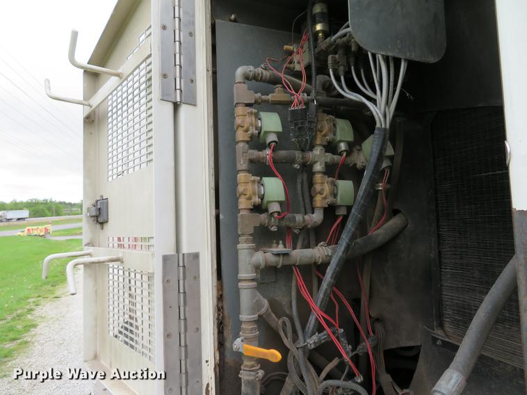 image for item DE8035 2008 Elgin Eagle Series F street sweeper truck