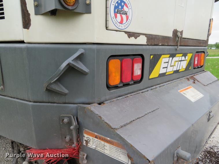 image for item DE8035 2008 Elgin Eagle Series F street sweeper truck