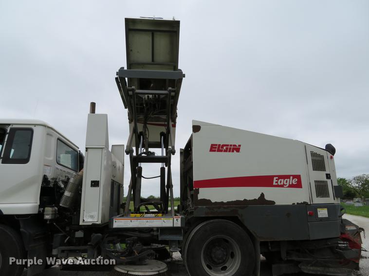 image for item DE8035 2008 Elgin Eagle Series F street sweeper truck