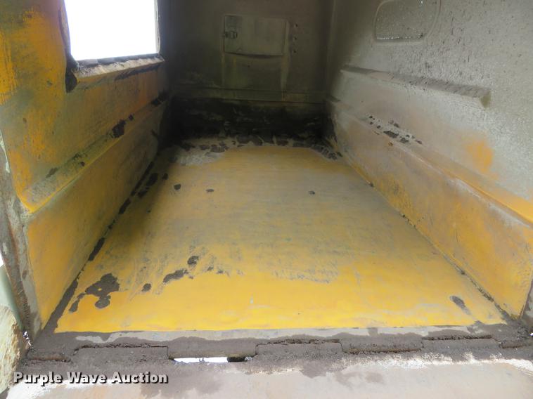 image for item DE8035 2008 Elgin Eagle Series F street sweeper truck