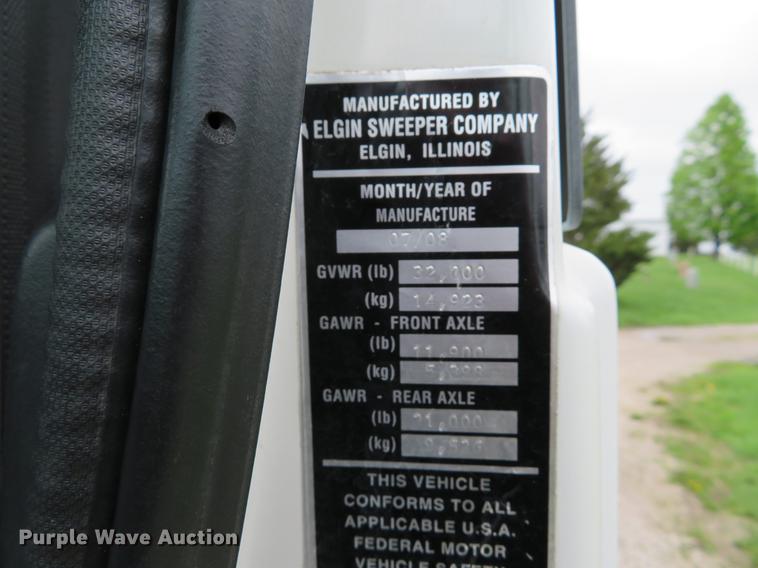 image for item DE8035 2008 Elgin Eagle Series F street sweeper truck