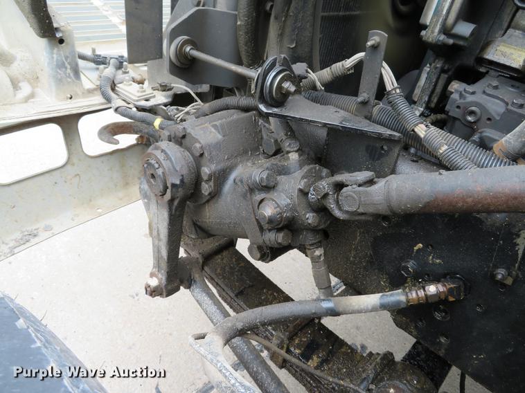 image for item DE8057 2002 International 4900 dump truck