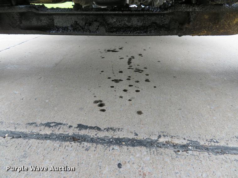 image for item DE8057 2002 International 4900 dump truck