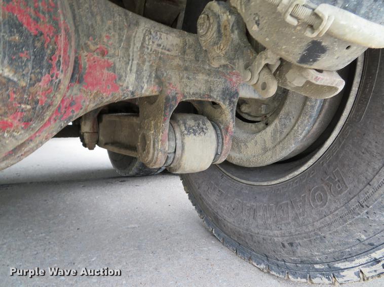 image for item DE8057 2002 International 4900 dump truck