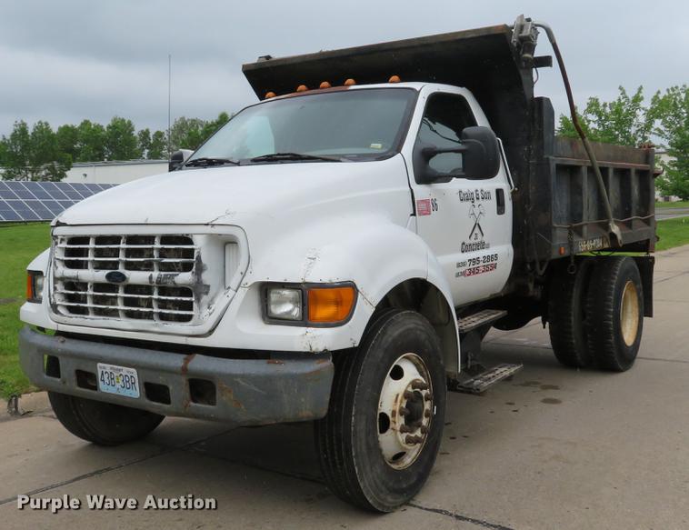 image for item DE8058 2000 Ford F750 Super Duty XL dump truck