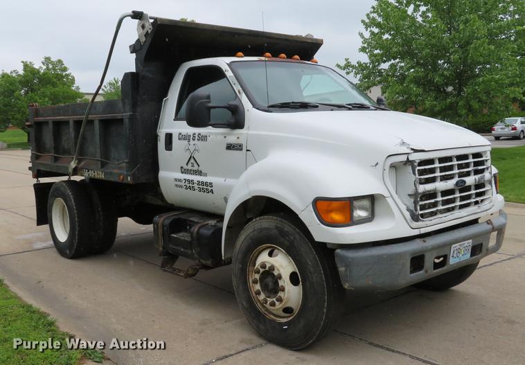 image for item DE8058 2000 Ford F750 Super Duty XL dump truck