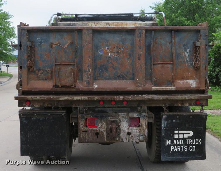 image for item DE8058 2000 Ford F750 Super Duty XL dump truck