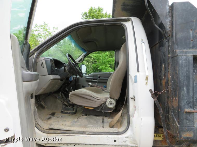 image for item DE8058 2000 Ford F750 Super Duty XL dump truck