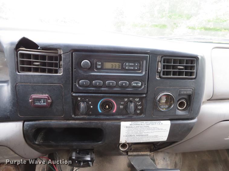 image for item DE8058 2000 Ford F750 Super Duty XL dump truck