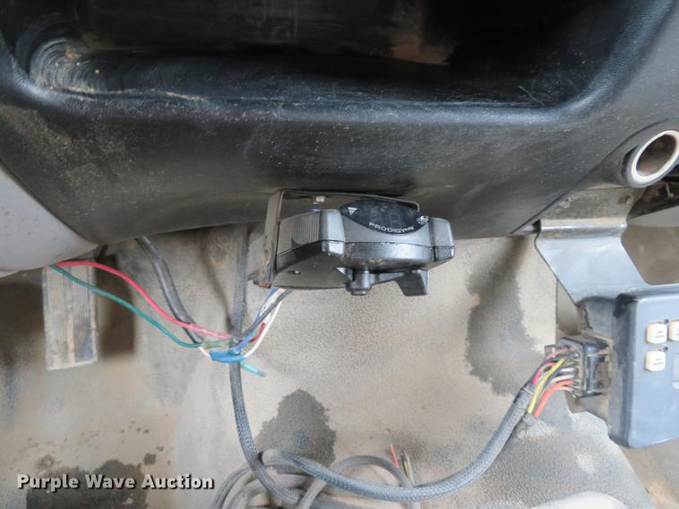 image for item DE8058 2000 Ford F750 Super Duty XL dump truck