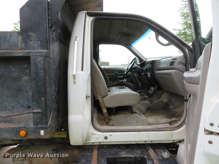 image for item DE8058 2000 Ford F750 Super Duty XL dump truck