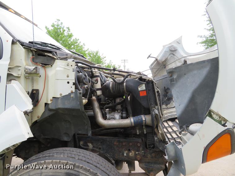 image for item DE8058 2000 Ford F750 Super Duty XL dump truck