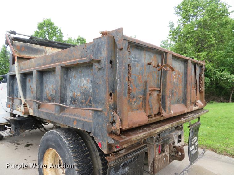 image for item DE8058 2000 Ford F750 Super Duty XL dump truck