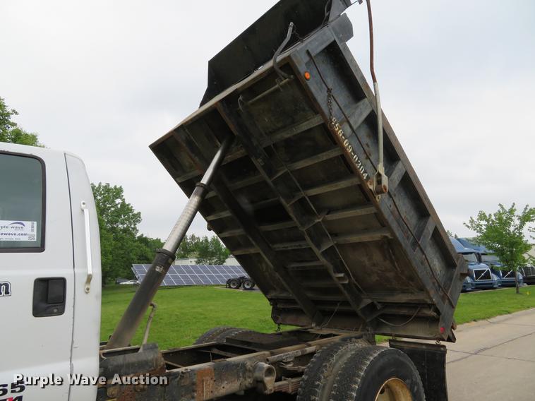 image for item DE8058 2000 Ford F750 Super Duty XL dump truck
