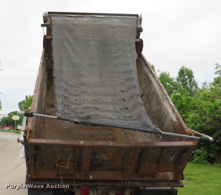 image for item DE8058 2000 Ford F750 Super Duty XL dump truck