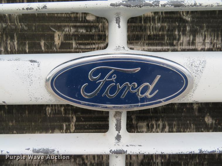 image for item DE8058 2000 Ford F750 Super Duty XL dump truck